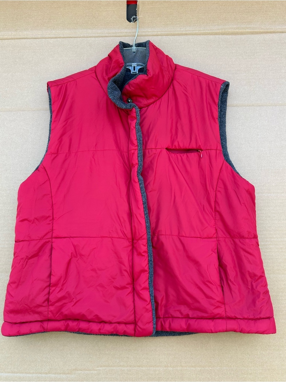NY&Co Puffer Vest Reversible Large Red Grey Zip up Soft Outdoor Warm Women's
